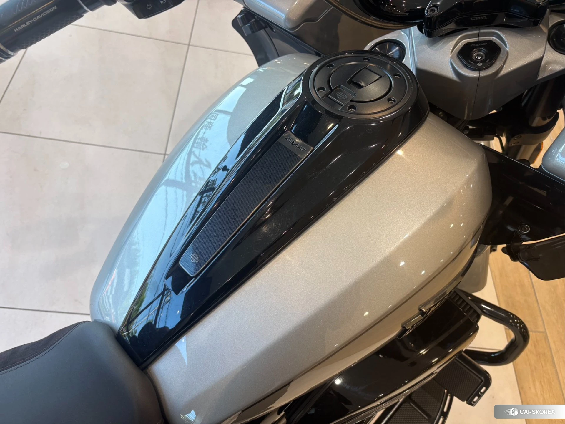 Проданный Harley-Davidson Road Glide FLTRXSE1800 CVO id 4379968 из Японии, фото 6