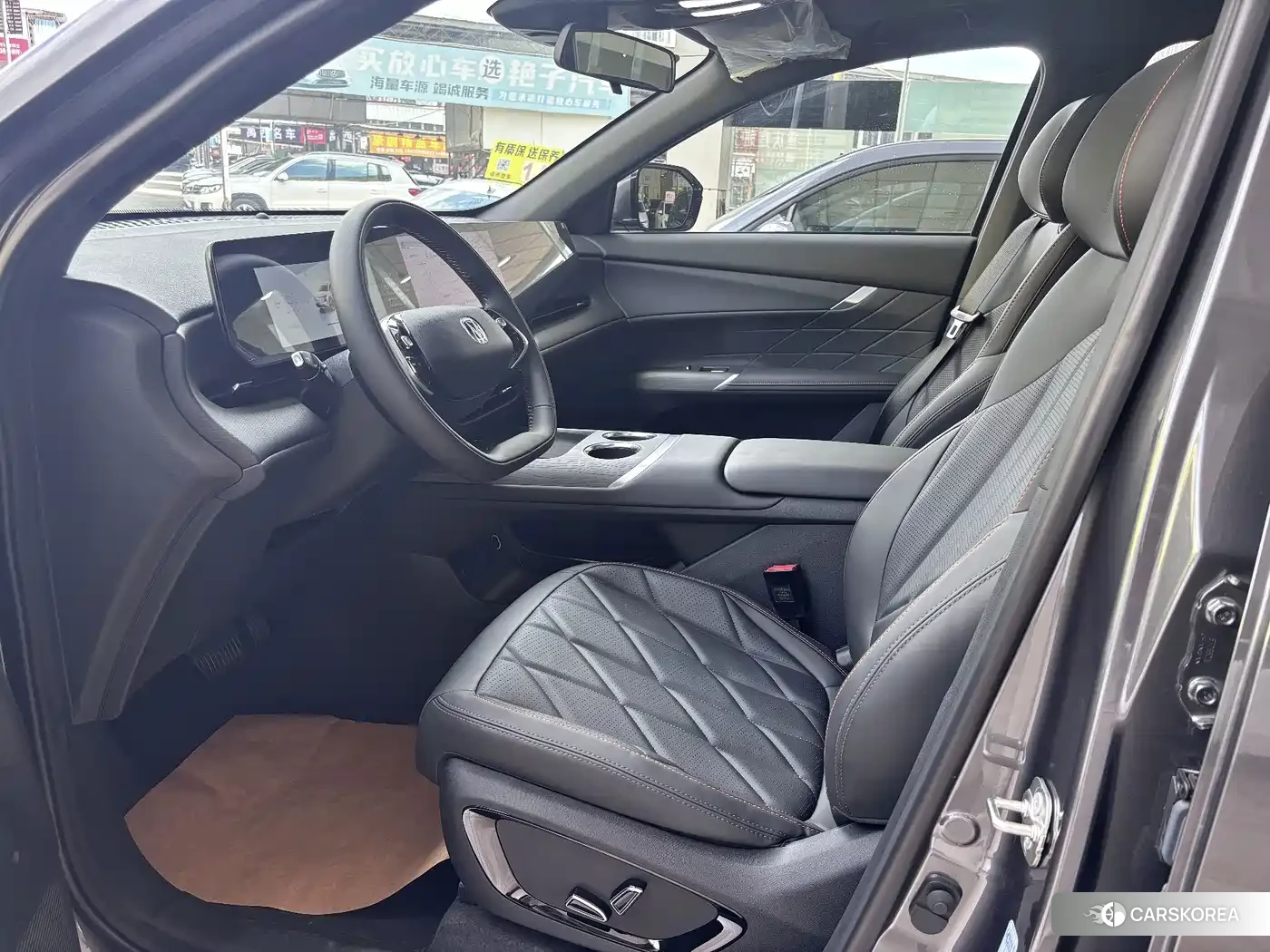 Chang'an CS75PLUS 2026 Silver/gray из Китая, фото 6