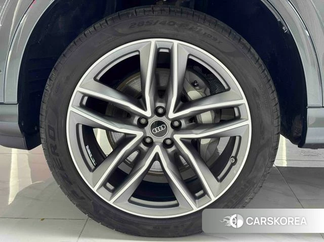 Audi Q7 2024 Серебристо-серый из Китая, фото 6