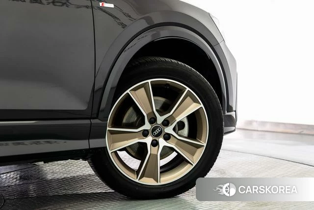 Audi Q2L 2024 Черный из Китая, фото 6
