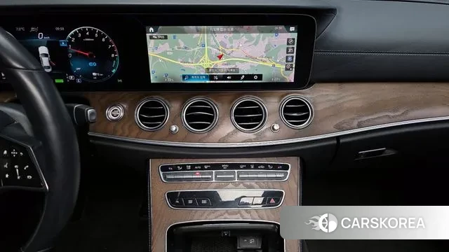 Mercedes-Benz E-Class W213 2021 Белый из Кореи, фото 6