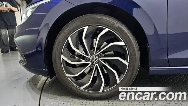 Volkswagen Golf 8th Generation id 2733000 из Кореи 6