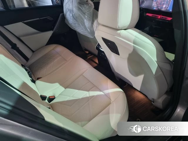 BMW 5 Series (G60) 2025 Цвет тростника из Кореи, фото 6
