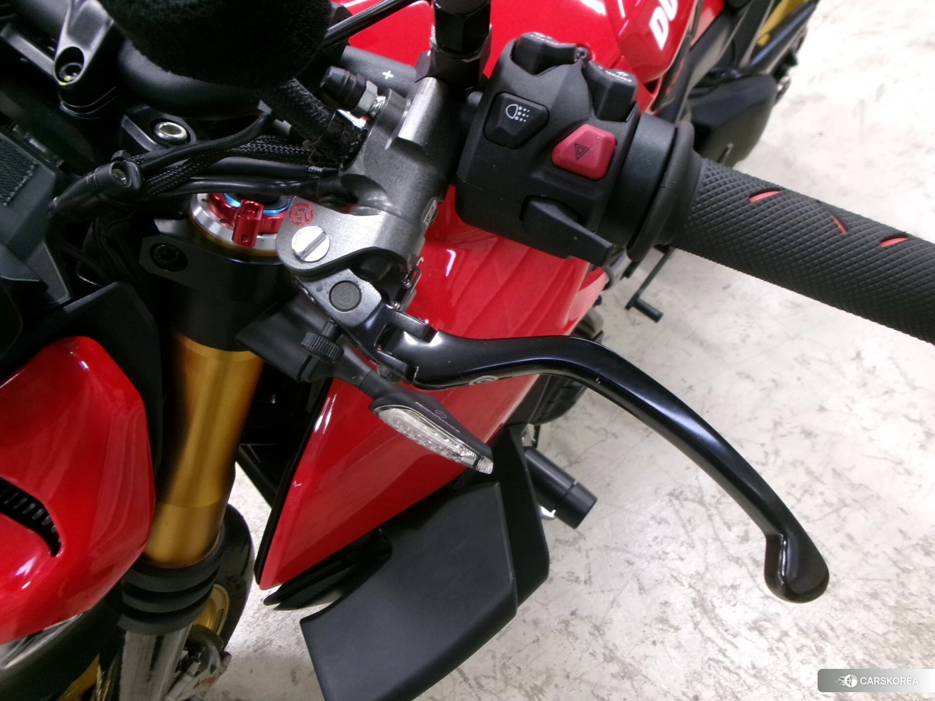 Ducati STREETFIGHTER V4 S id 4191891 из Японии 6