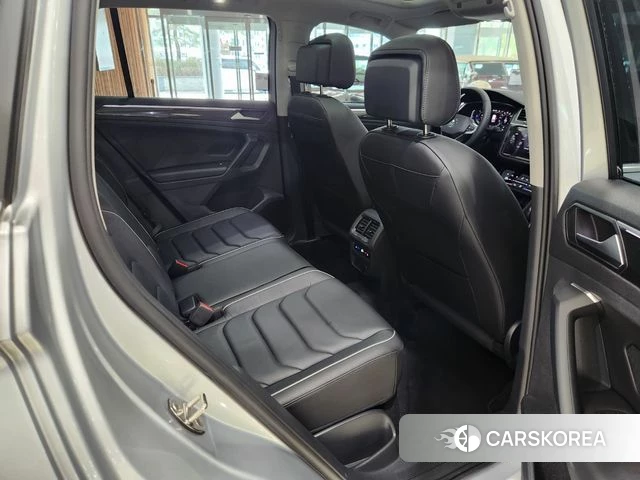 Volkswagen Tiguan second Generation 2023 Серебряный из Кореи, фото 6