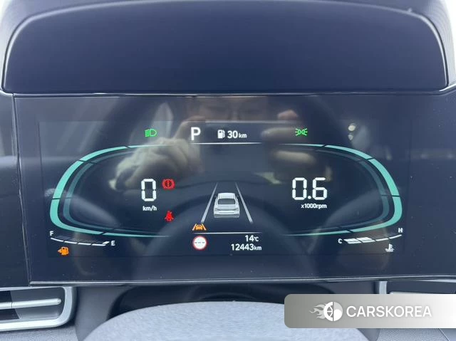 Hyundai Elantra 2023 Белый из Китая, фото 6