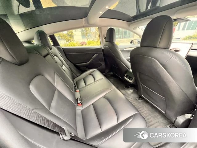 Tesla Model 3 2023 Черный из Китая, фото 6