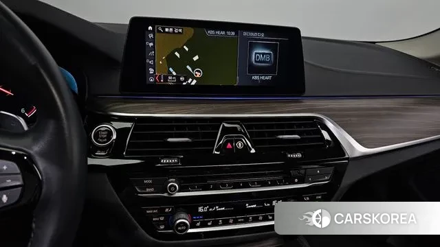 BMW 5 Series (G30) 2019 Белый из Кореи, фото 6