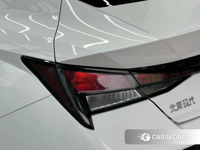 Hyundai Elantra 2025 Белый из Китая, фото 6