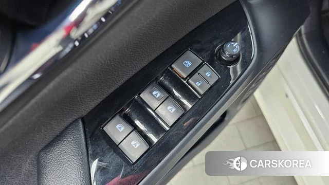 Toyota Prius 4th Generation 2018 Белый из Кореи, фото 6