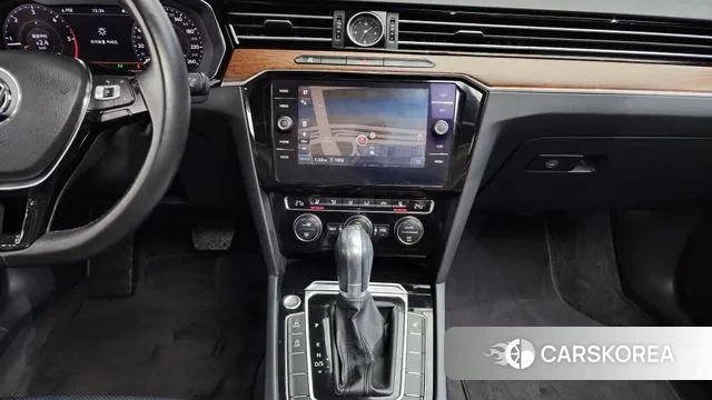 Volkswagen Passat GT (B8) 2018 Белый из Кореи, фото 6