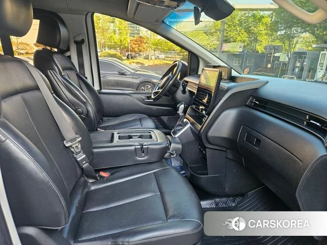 Hyundai Staria 2022 Белый из Кореи, фото 6