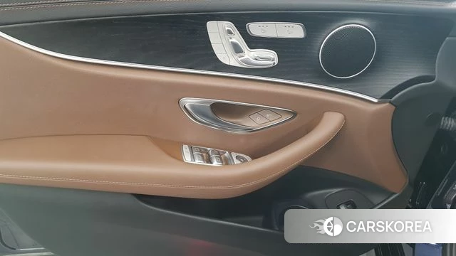 Mercedes-Benz E-Class W213 2023 Синий из Кореи, фото 6