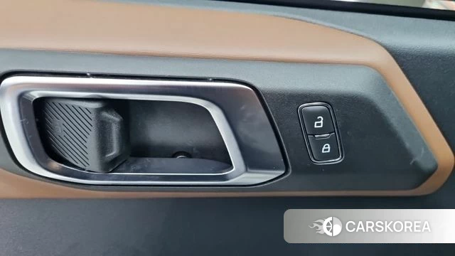 Ford Bronco 6th Generation 2022 Светло-серебряный цвет из Кореи, фото 6