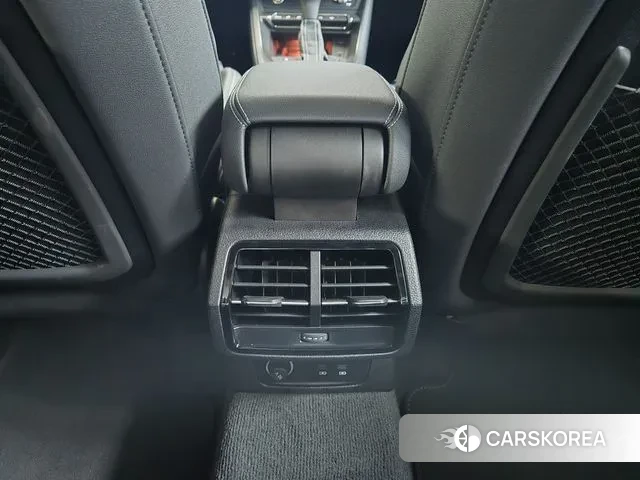 Audi Q3 (F3) 2024 Белый из Кореи, фото 6