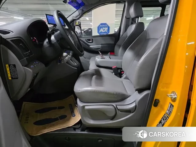 Hyundai The New Grand Starex 2018 Желтый из Кореи, фото 6