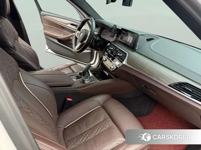 BMW 5 Series (G30) 2020 Белый из Кореи, фото 6