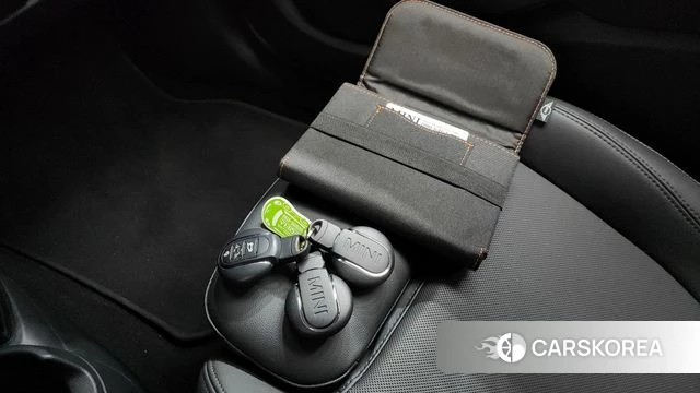 Mini Cooper 2023 Серебряный из Кореи, фото 6