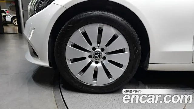 Mercedes-Benz C-Class W205 2019 Белый из Кореи, фото 6