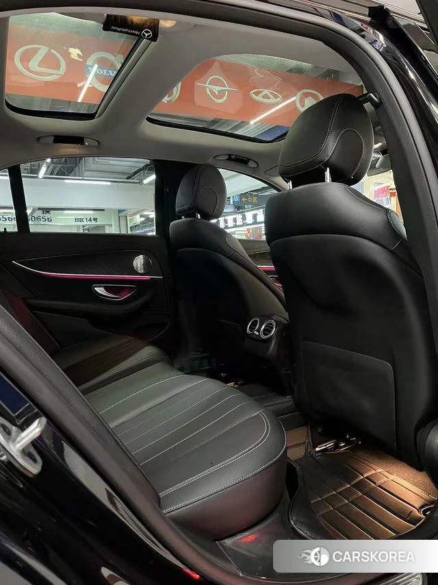 Mercedes-Benz E-class (imported) 2022 Черный из Китая, фото 6