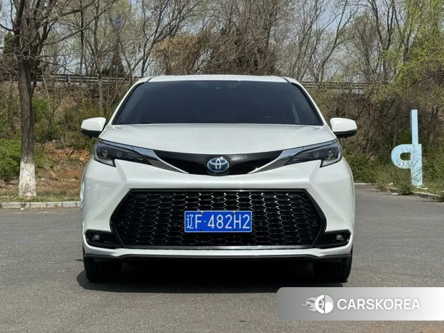 Toyota Saina 2022 Белый из Китая, фото 6