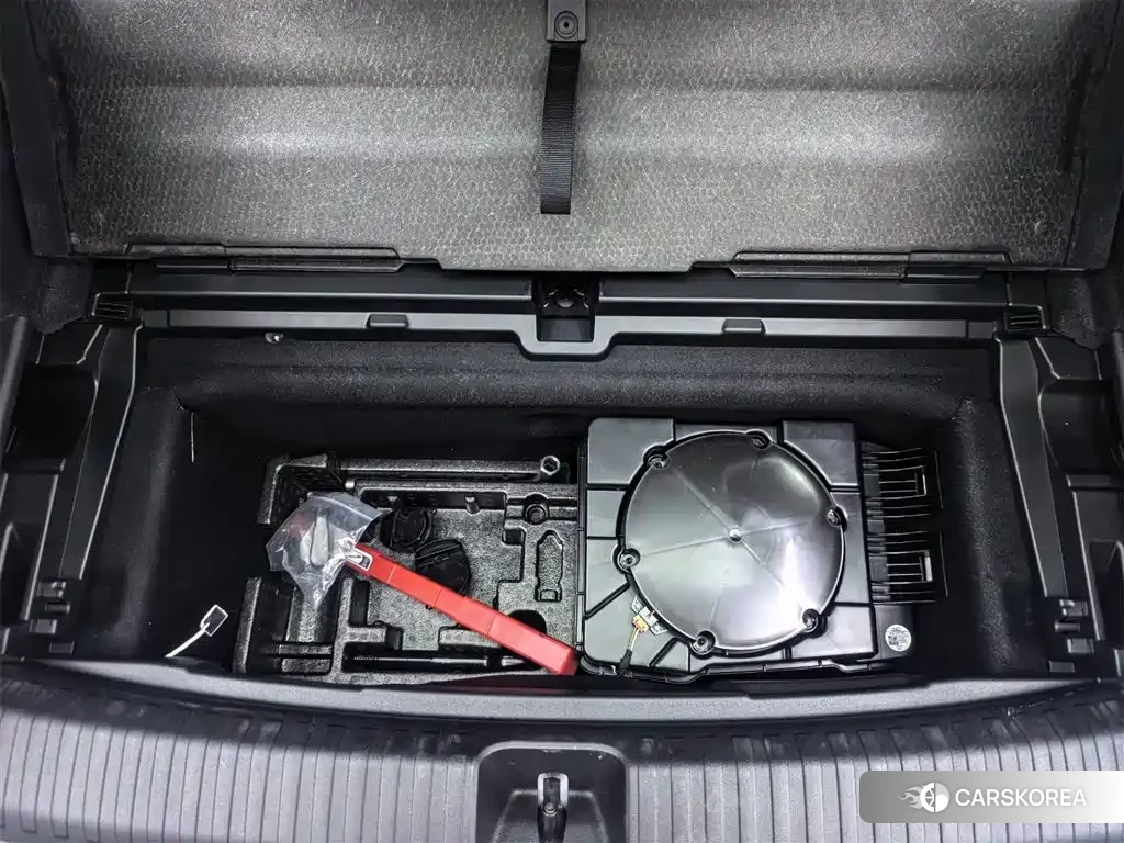 Audi Q6L 2025 Белый из Китая, фото 6
