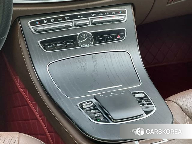 Mercedes-Benz E-class id 4220972 из Китая 6
