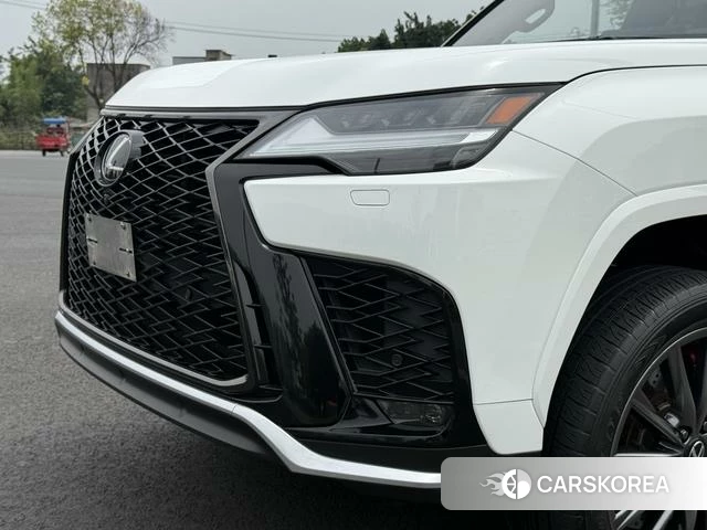Lexus LX 2023 Белый из Китая, фото 6
