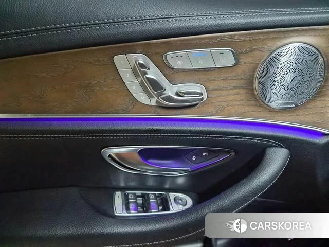 Mercedes-Benz E-Class W213 2018 Серебряный из Кореи, фото 6