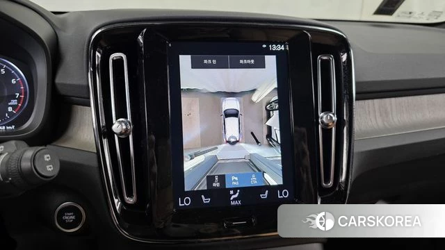 Volvo XC40 2022 Светло-серебряный цвет из Кореи, фото 6