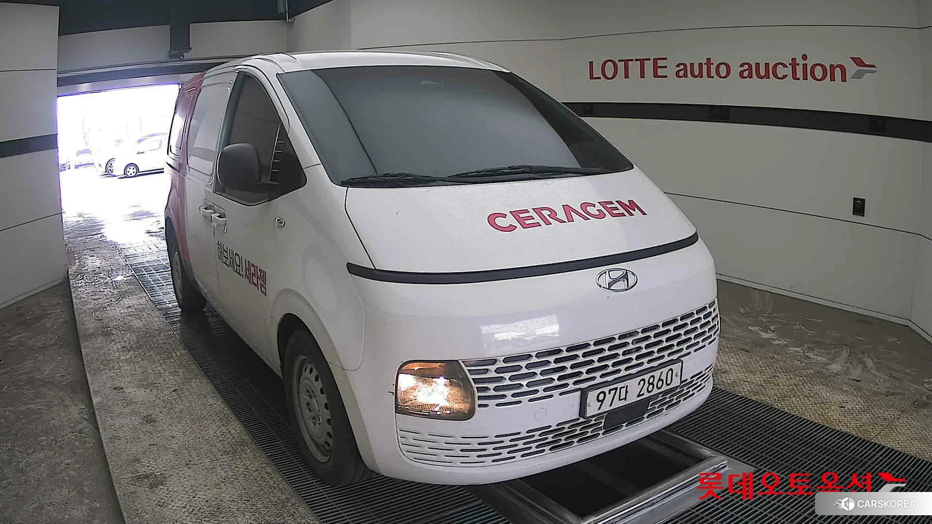 Hyundai Staria 2022 Белый из Кореи, фото 6