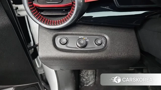 Chevrolet (GM Daewoo) Trax Crossover 2023 Белый из Кореи, фото 6