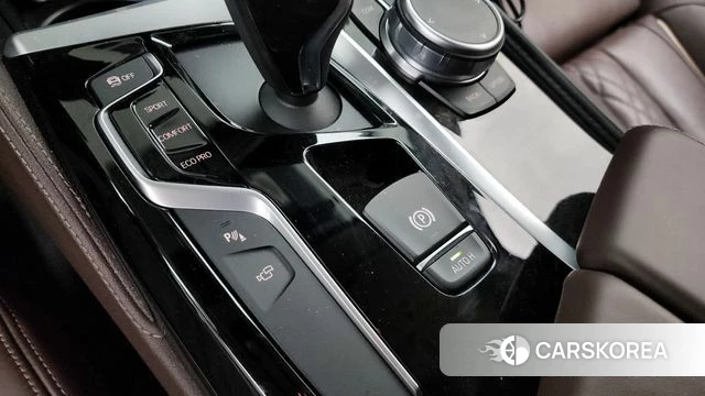 BMW 5 Series (G30) 2018 Белый из Кореи, фото 6