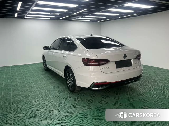 Volkswagen Lavida 2023 Белый из Китая, фото 6