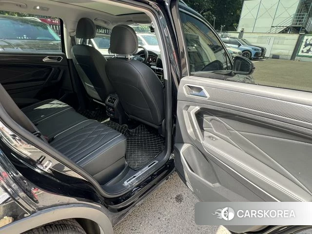 Volkswagen Tiguan L 2023 Черный из Китая, фото 6