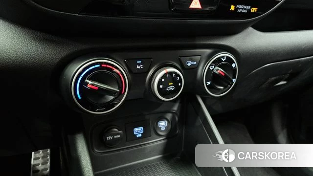 Hyundai Venue 2020 Серебристо-серый из Кореи, фото 6