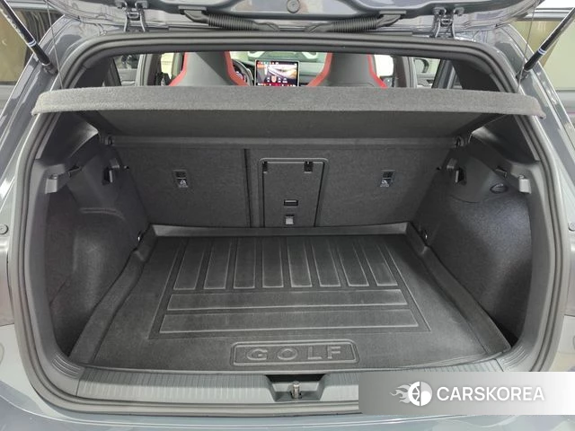 Volkswagen Golf 8th Generation 2026 Серый из Кореи, фото 6