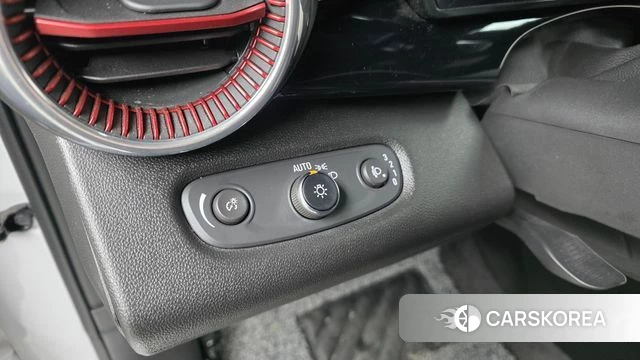 Chevrolet (GM Daewoo) Trax Crossover 2023 Белый из Кореи, фото 6