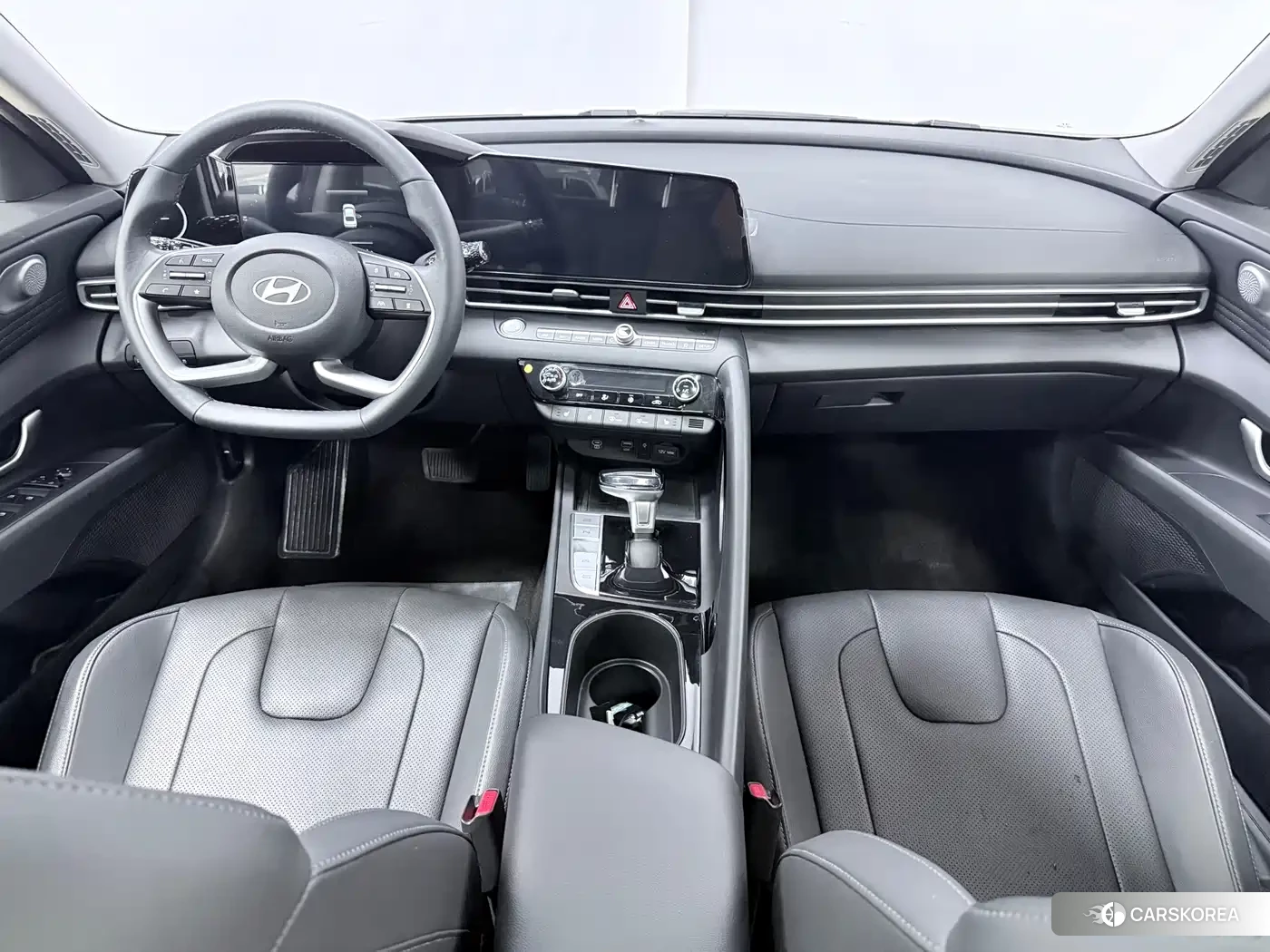 Hyundai Elantra 2023 Белый из Китая, фото 6