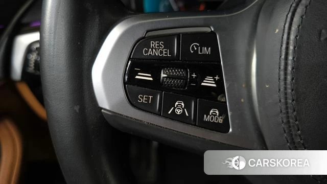 BMW 5 Series (G30) 2022 Серебристо-серый из Кореи, фото 6