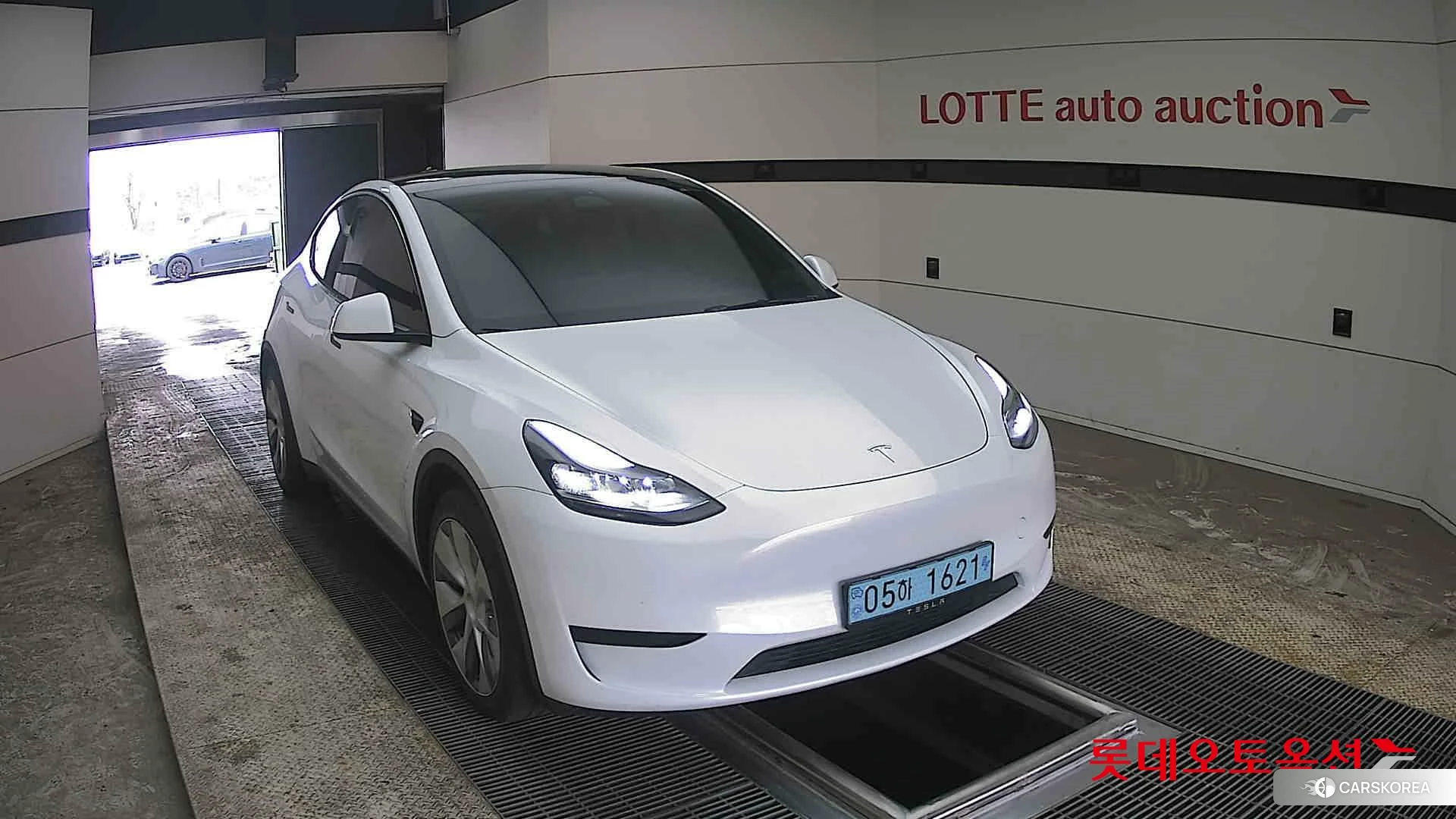 Tesla Model Y RWD 2024 Pearl White Multi-coat из Кореи, фото 6