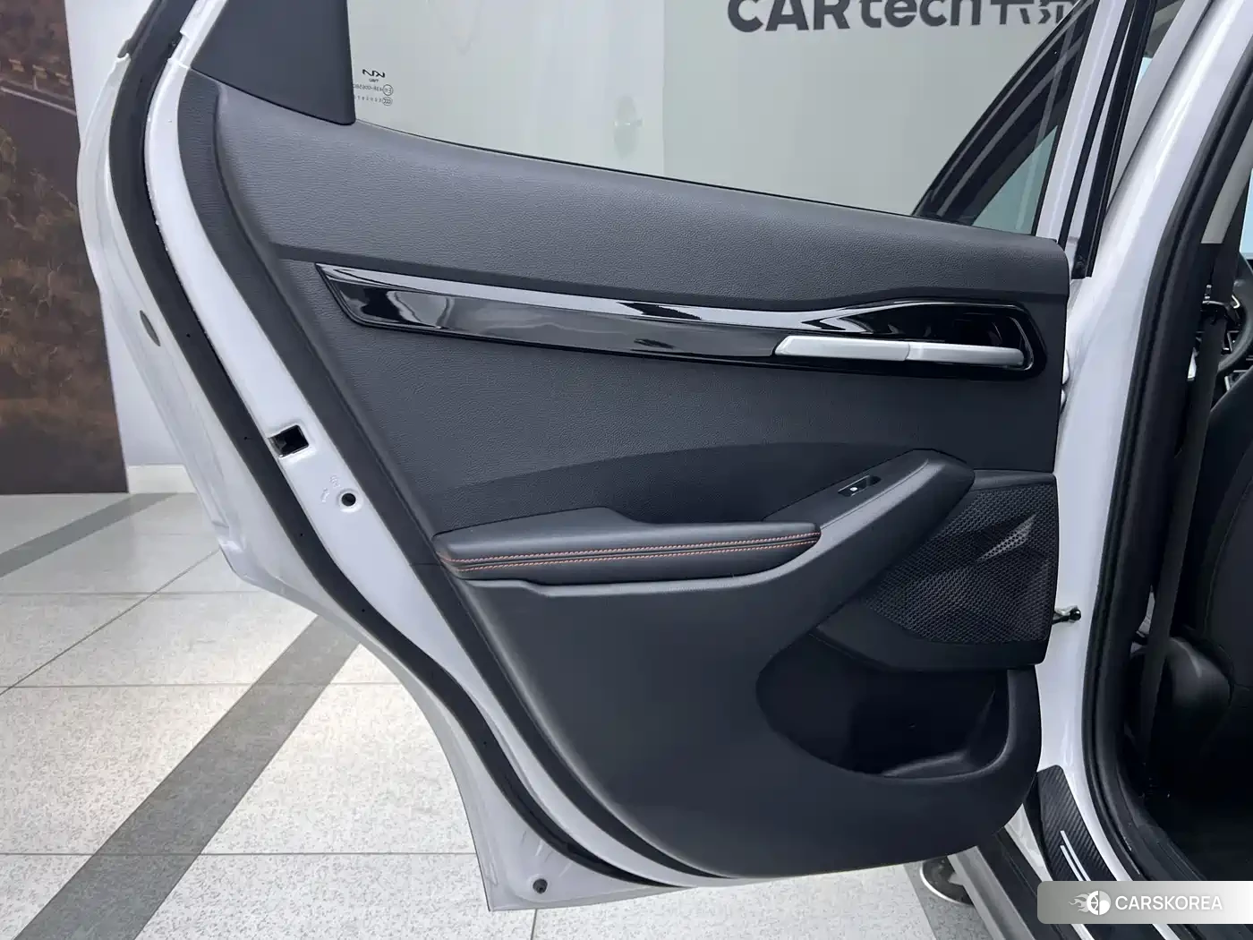 Kia Seltos 2023 Белый из Китая, фото 6