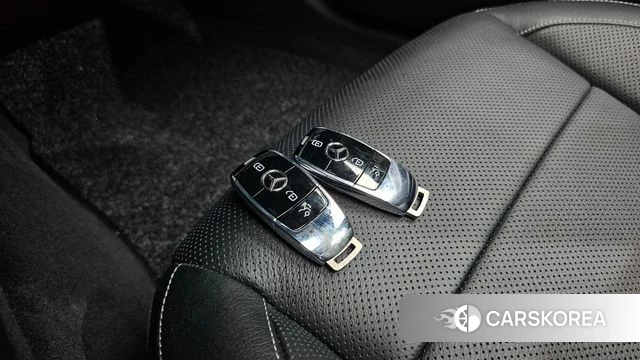 Mercedes-Benz E-Class W213 2023 Белый из Кореи, фото 6