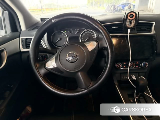Nissan Xuan Yi 2024 Темно-серый из Китая, фото 6
