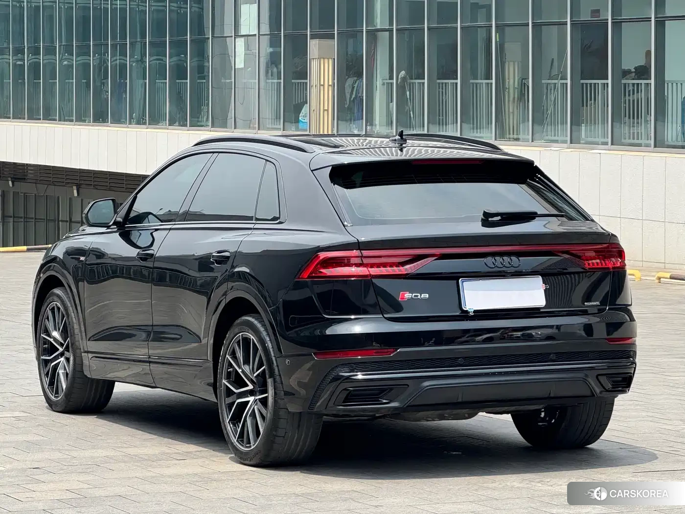 Audi Q8 2023 Черный из Китая, фото 6