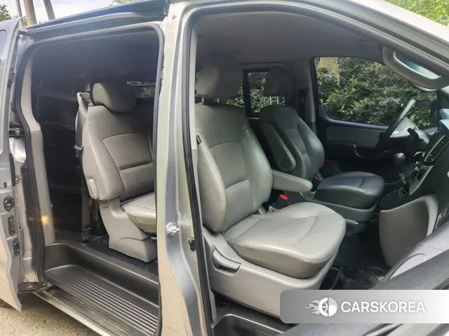 Hyundai Grand Starex 2018 Серебристо-серый из Кореи, фото 6