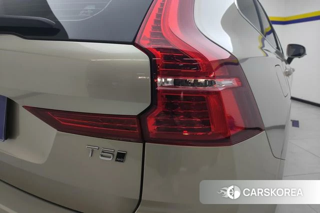 Volvo XC60 2021 Желтый из Китая, фото 6