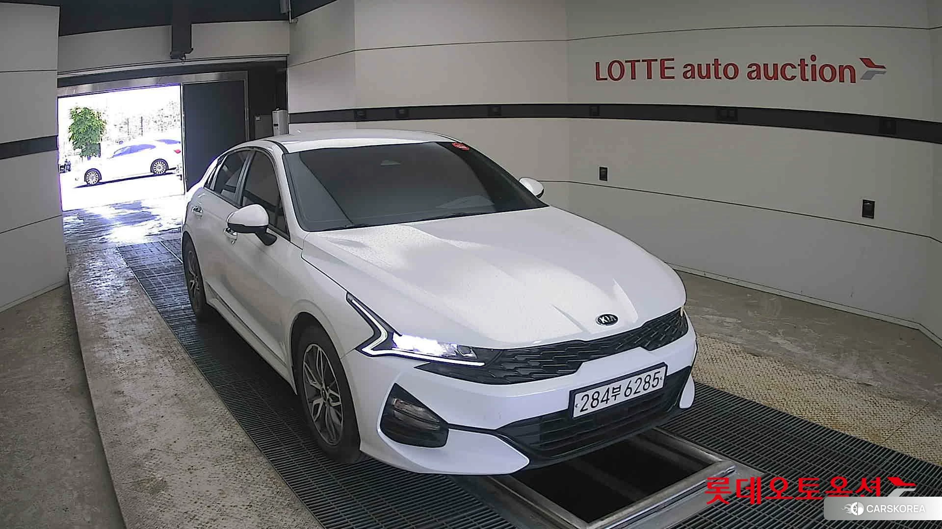 Kia K5 2021 Snow White Pearl (optional) из Кореи, фото 6