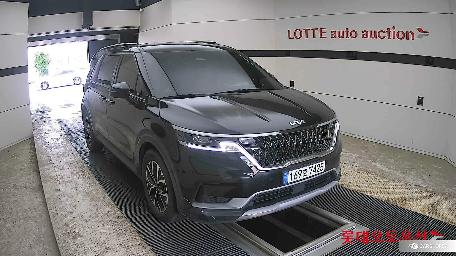 Kia Carnival 2023 Aurora Black Pearl из Кореи, фото 6