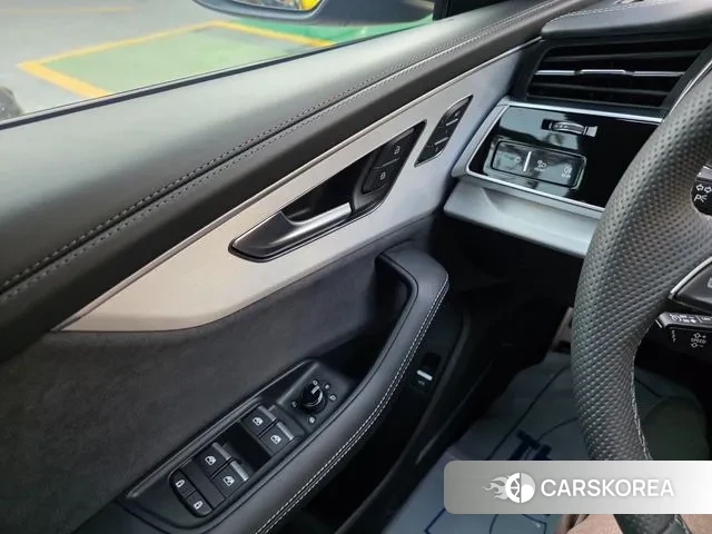 Audi Q8 (4M) 2023 Черный из Кореи, фото 6